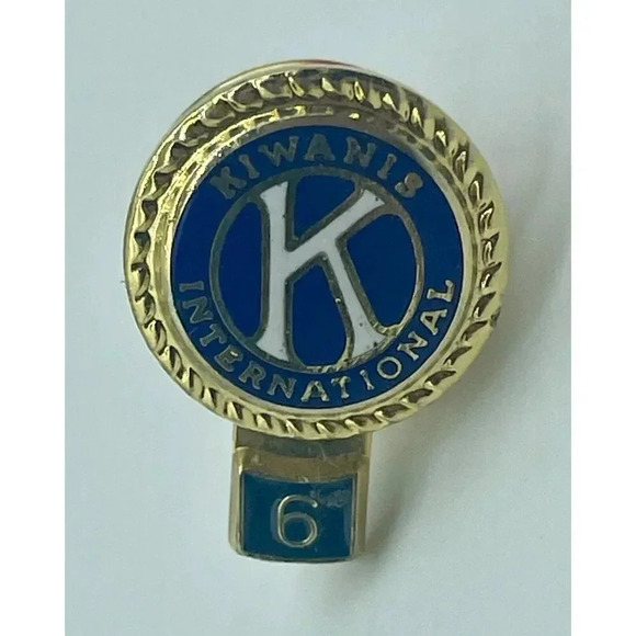 Vintage Gold Kiwanis‎ International Lapel Pin With #6 Attachment - Picture 1 of 2